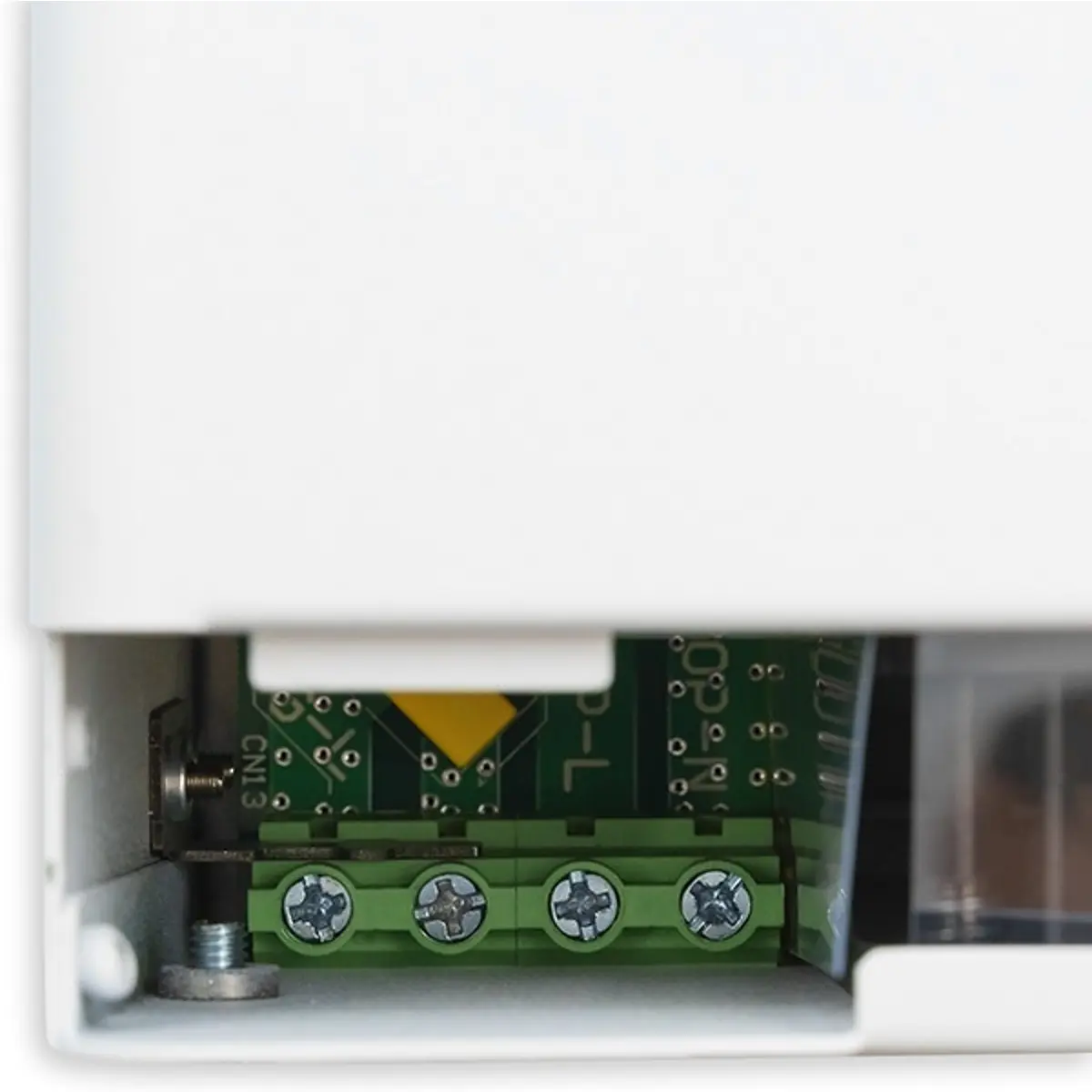 Inversor híbrido 24V 3.5kW c/ controlador MPPT 100A