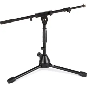Pé de microfone com base de 3 pés dobráveis e braço girafa extensível. Rosca standard 5/8".