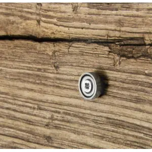 Íman Neodymium (NdFeB) redondo com furo para cabeça de parafuso N38 Ø10x4.5mm