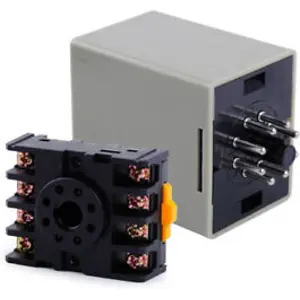 Relé controlador de nível de líquidos 8 pinos 230VAC c/ base - C61F-GP