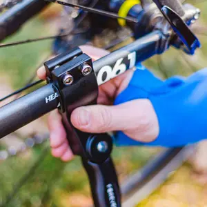 Descanso universal ajustável para bicicleta (24''-29'') - preto