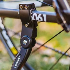 Descanso universal ajustável para bicicleta (24''-29'') - preto