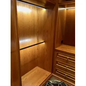 Perfil de aluminio para armario de ropa para tira de LED con difusor opaco - 2 metros