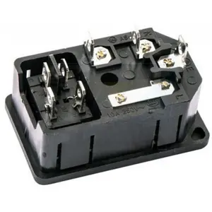 Ficha IEC 60320 / C14 (macho) 3pin 10A de painel com interruptor + fusível