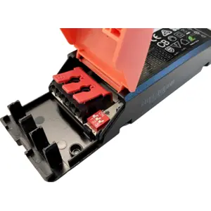 Fonte de alimentação de corrente constante (LED Driver) 1200..1500mA 48W..60W