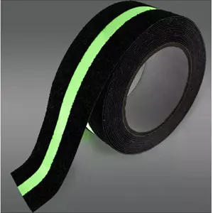 Fita anti-derrapante preta c/ barra fluorescente 50mm x 5m