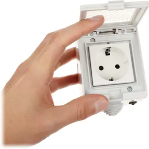 Tomada inteligente Schuko estanque IP55 WiFi 2.4GHz (compatível c/ TUYA)