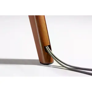 Soporte de suelo para TV de 42'' a 65'' (106 a 165cm)