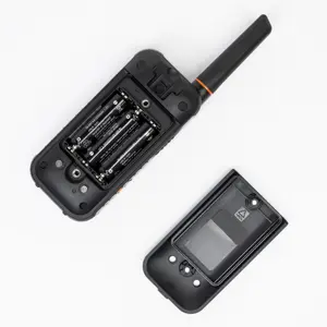 Kit de 2 Walkie-talkies 16 canais PMR446 10Km SOS/VOX c/ Lanterna + base de carregamento - IP67