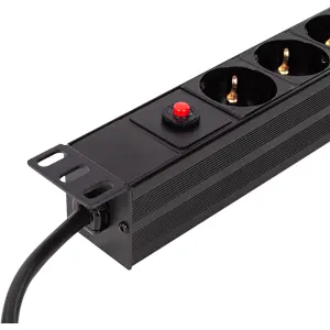 Bloco PDU de 8 tomadas c/ disjuntor para rack bastidor 19'' 1U com com cabo 1.8m (ficha IEC C14)
