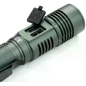 Lanterna LED CREE 700lm c/ zoom - recarregável USB-C - IPX4