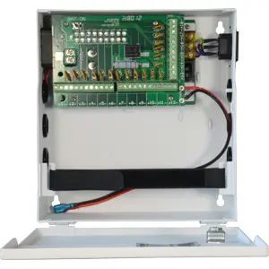 Caixa Fonte de alimentação interrupta (UPS) 12V 20A 250W - 18 saídas