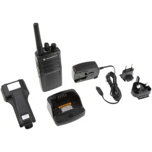 Walkie Talkie profissional 8 canais 446MHz c/ Vox + bateria recarregável IP54