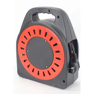 Extensión eléctrica (3G1.5mm²) con enrollador + 4 tomas + disyuntor - IP20 - 15m