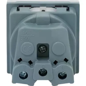 Módulo de toma Schuko 230V 5A para soporte de Wall Display – Blanco