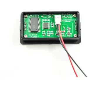 Voltímetro digital c/ indicador capacidade de bateria 12–84Vdc